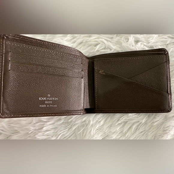 Authentic Louis Vuitton Taiga Leather‎ Brown Mens Wallet - Picture 5 of 7